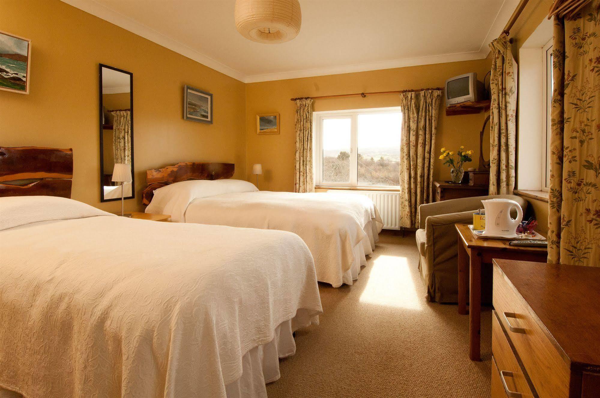 Sharamore House 4*